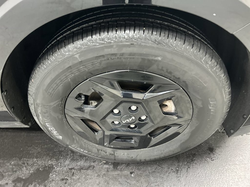 Certified 2026 Kia Carnival FWD image 8