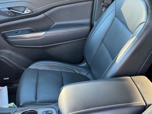 Used 2023 GMC Acadia SLT image 8