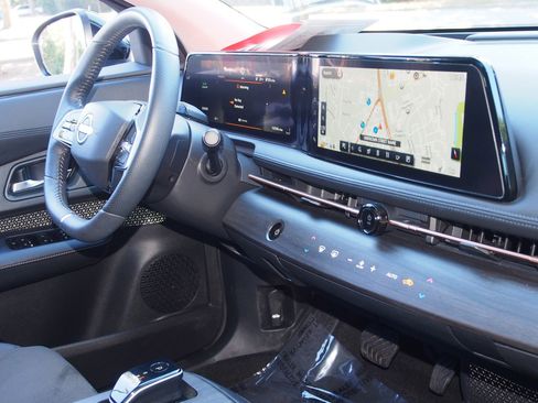 Used 2023 Nissan Ariya FWD image 10