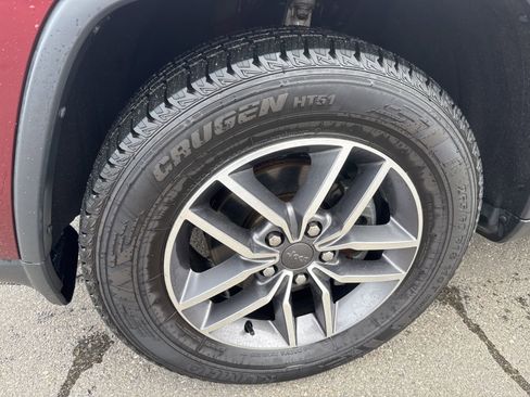 Used 2020 Jeep Grand Cherokee Limited w/ Premium Lighting Group image 9