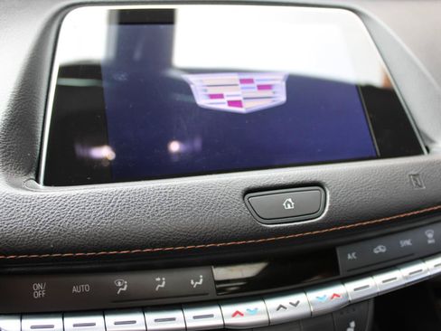 Used 2019 Cadillac XT4 Sport w/ Cold Weather Package AWD/4WD image 30