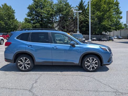 Used 2022 Subaru Forester Limited image 3