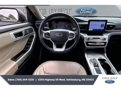 Used 2021 Ford Explorer XLT w/ Equipment Group 202A RWD image 5