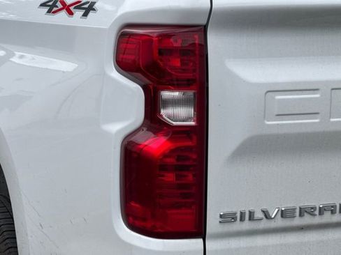 Used 2025 Chevrolet Silverado 1500 LT image 45