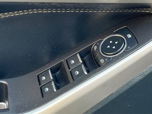 Used 2023 Ford Explorer XLT w/ Equipment Group 202A image 15