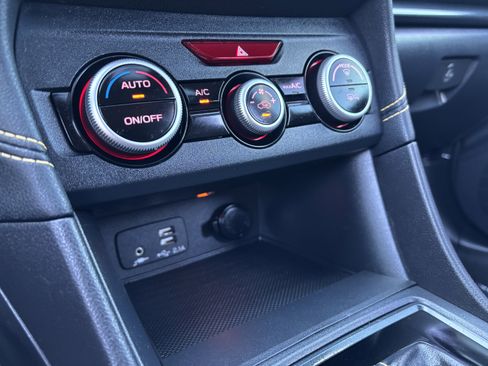 Used 2022 Subaru Crosstrek 2.5i Sport w/ Moonroof Package image 38