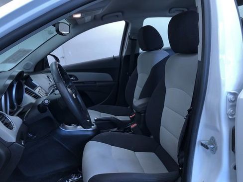 Used 2013 Chevrolet Cruze LS FWD image 18
