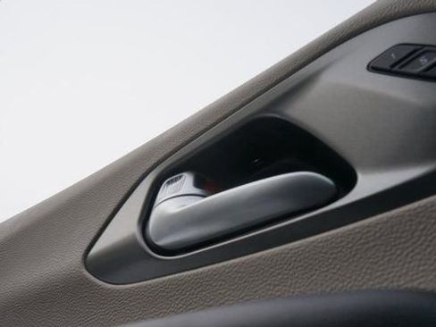 Used 2024 Chrysler Pacifica Touring-L image 27