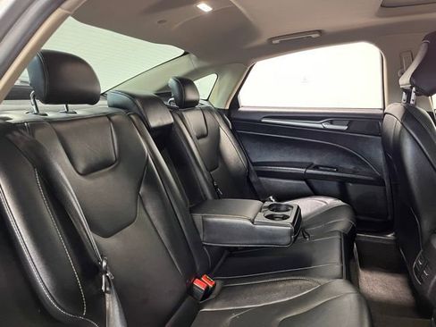 Used 2020 Ford Fusion Titanium image 12