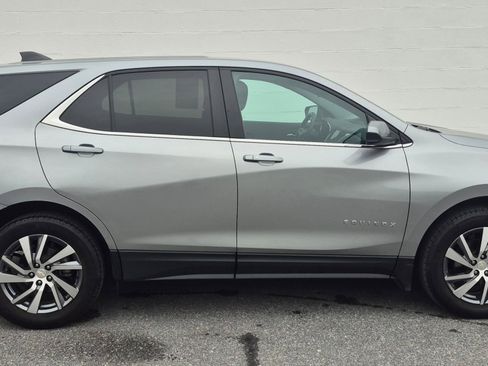 Used 2024 Chevrolet Equinox LT w/ LPO, Floor Liner Package image 9