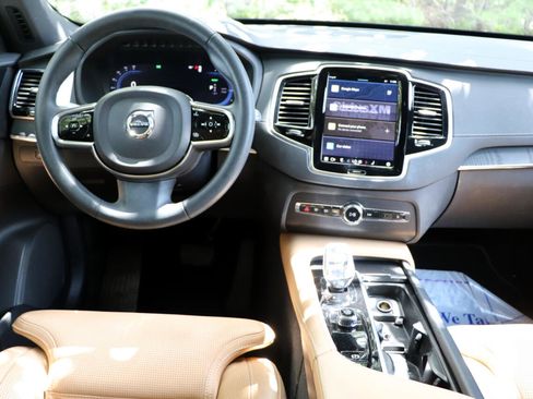 Used 2023 Volvo XC90 T8 Ultimate image 20