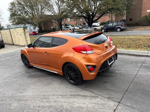 Used 2016 Hyundai Veloster Turbo image 9