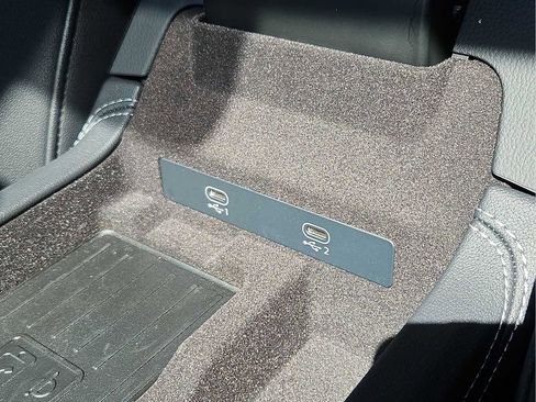 Certified 2025 Audi A6 Premium Plus w/ Premium Plus Package AWD/4WD image 30