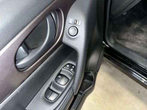 Used 2018 Nissan Rogue Sport S w/ S Appearance Package AWD/4WD image 4