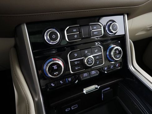 Used 2023 GMC Yukon Denali w/ Advanced Technology Package image 36