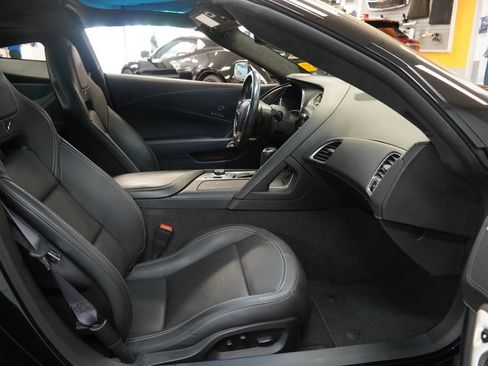 Used 2017 Chevrolet Corvette Stingray Coupe RWD image 28