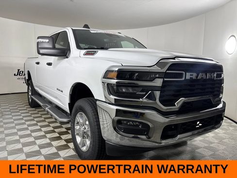 Used 2025 RAM 2500 Big Horn AWD/4WD image 4
