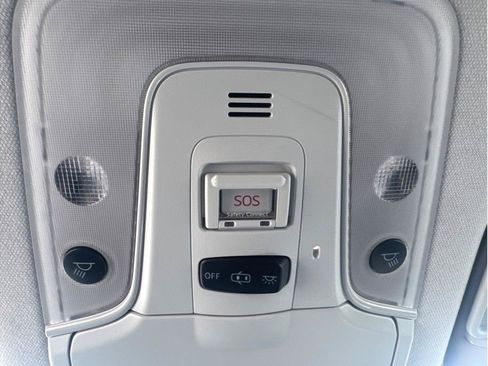 Used 2020 Toyota Prius Prime XLE FWD image 18