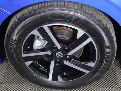Used 2025 Nissan Sentra SV FWD image 15