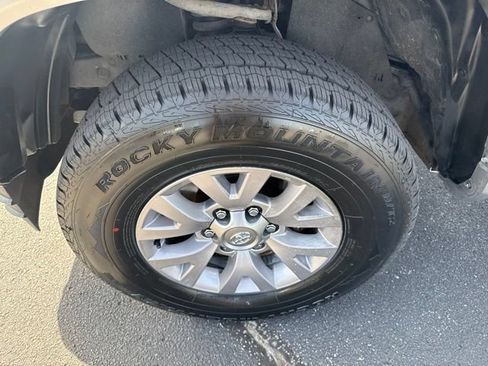 Used 2019 Toyota Tacoma TRD Sport AWD/4WD image 12