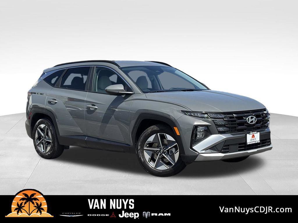 Used 2025 Hyundai Tucson SEL FWD image 1