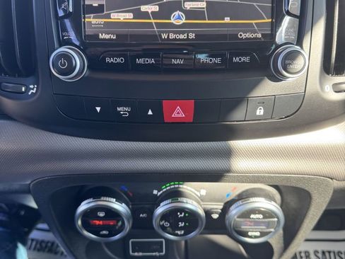 Used 2017 FIAT 500L Pop w/ Premium Package FWD image 13