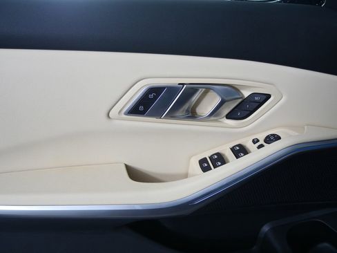 Certified 2023 BMW 330i Sedan w/ Premium Package image 9