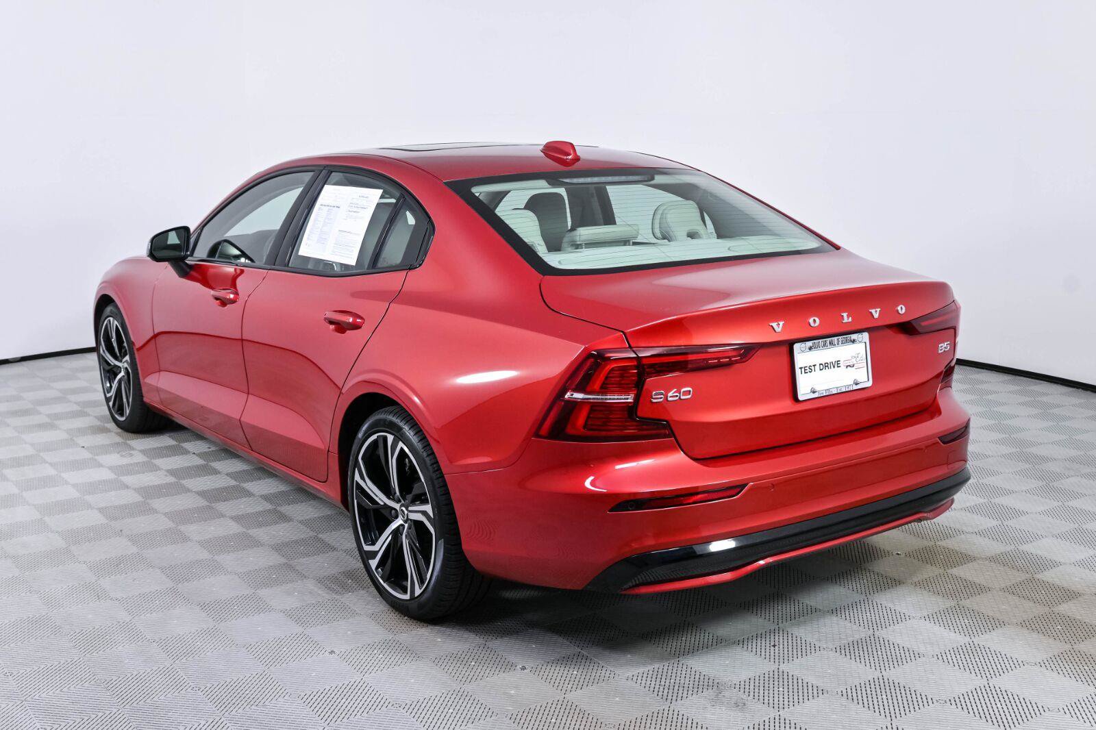 Used 2024 Volvo S60 B5 Core w/ Climate Package FWD image 3