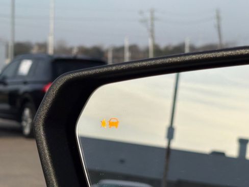 Used 2019 Chevrolet Equinox LT image 12