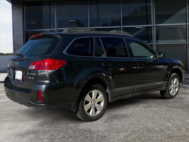Used 2011 Subaru Outback 3.6R Limited AWD/4WD image 5