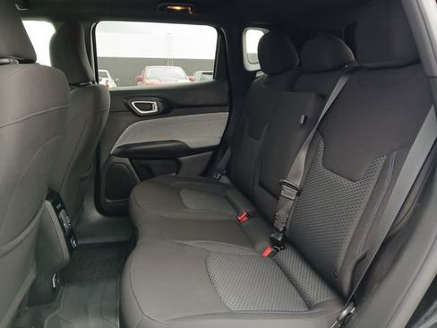 Used 2024 Jeep Compass Sport AWD/4WD image 12