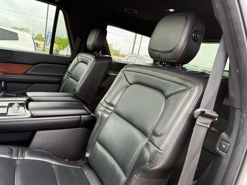 Used 2020 Lincoln Navigator Reserve image 28