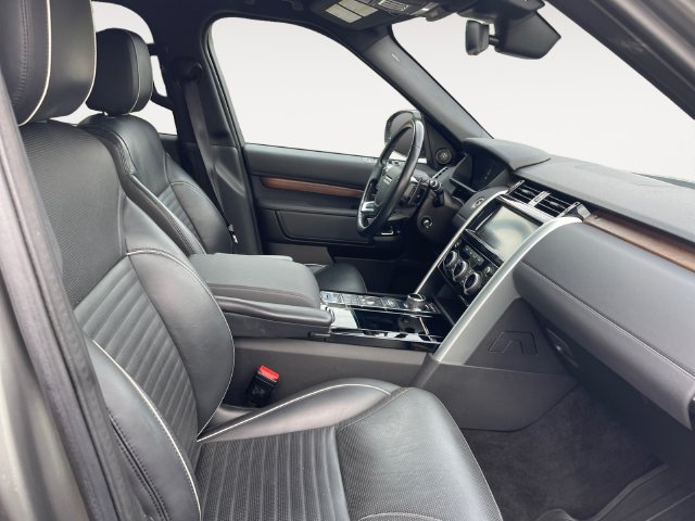 Used 2018 Land Rover Discovery HSE AWD/4WD image 15