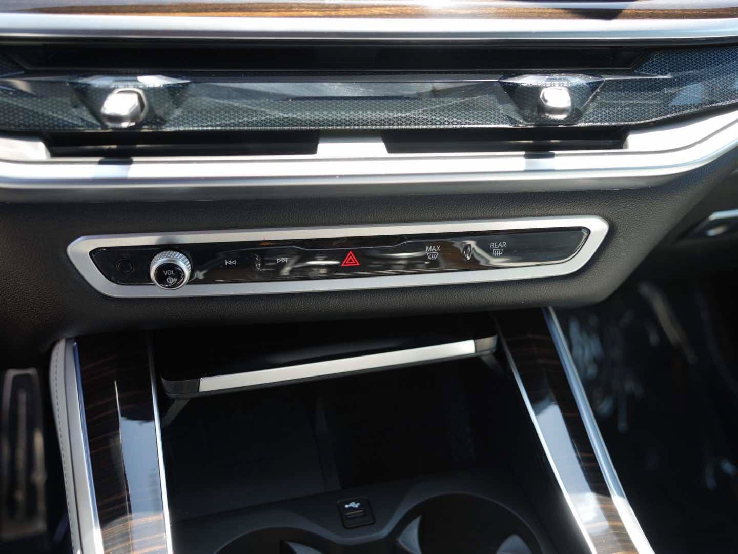 Used 2025 BMW X5 sDrive40i w/ M Sport Package RWD image 18