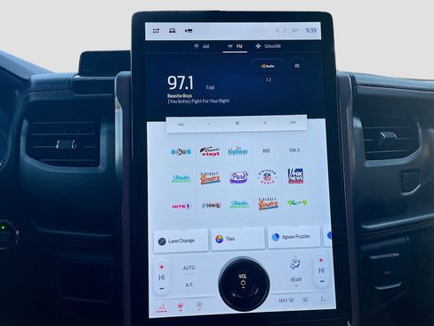 Used 2024 Ford Expedition Platinum image 15