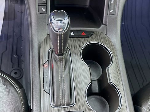 Used 2019 GMC Acadia SLT image 17