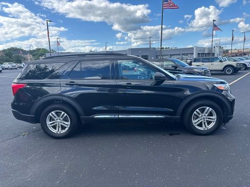 Used 2022 Ford Explorer XLT w/ Equipment Group 202A AWD/4WD image 4