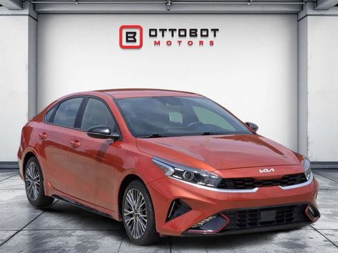 Used 2023 Kia Forte GT-Line w/ GT-Line Technology Package FWD image 2