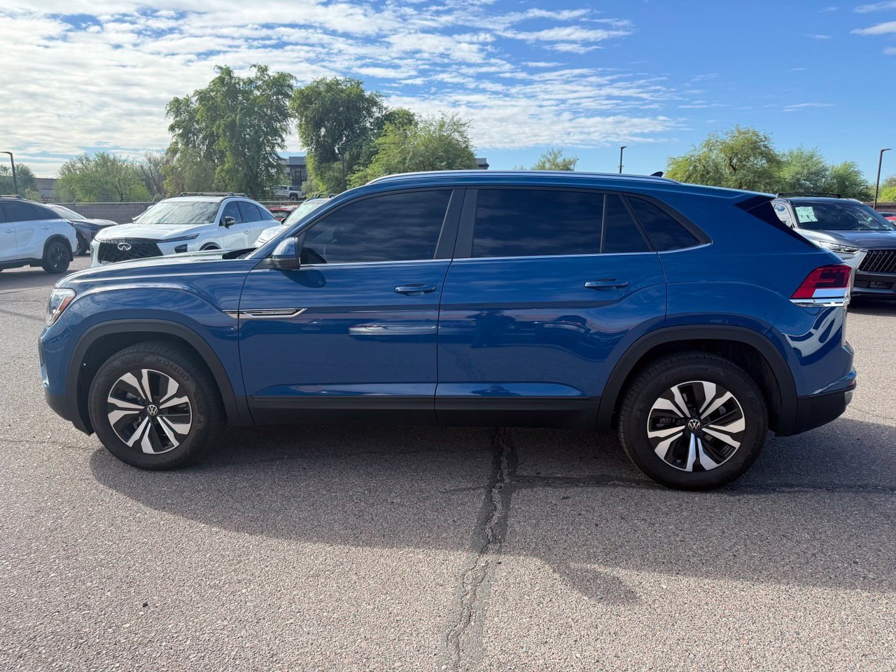 Used 2025 Volkswagen Atlas Cross Sport SE FWD image 8