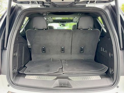 Used 2023 GMC Yukon AT4 w/ AT4 Premium Plus Package AWD/4WD image 6