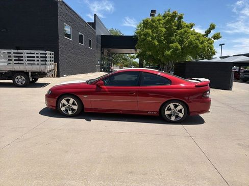Used 2006 Pontiac GTO RWD image 2
