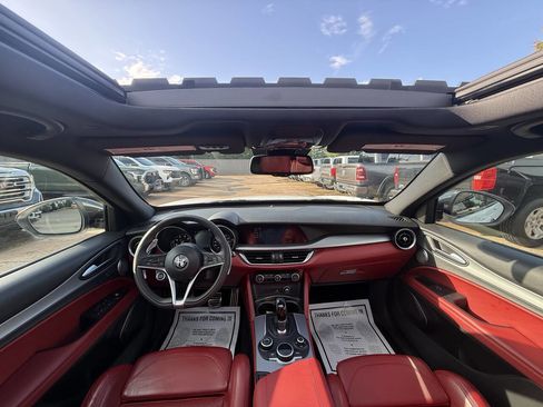 Used 2019 Alfa Romeo Stelvio Ti Sport w/ Quick Order Package 22S Sport AWD/4WD image 18