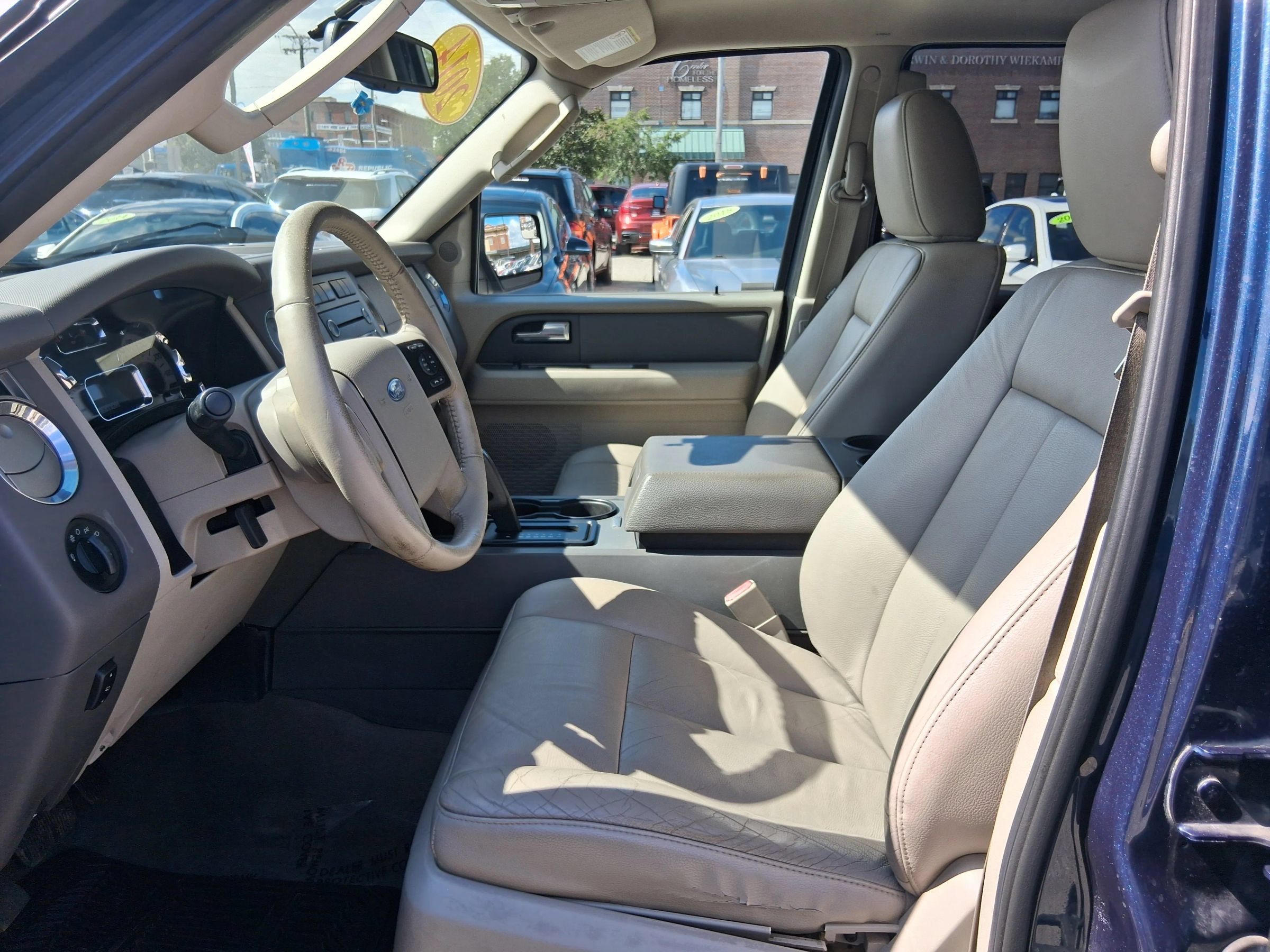 Used 2014 Ford Expedition XLT w/ Leather Seating Package AWD/4WD image 12