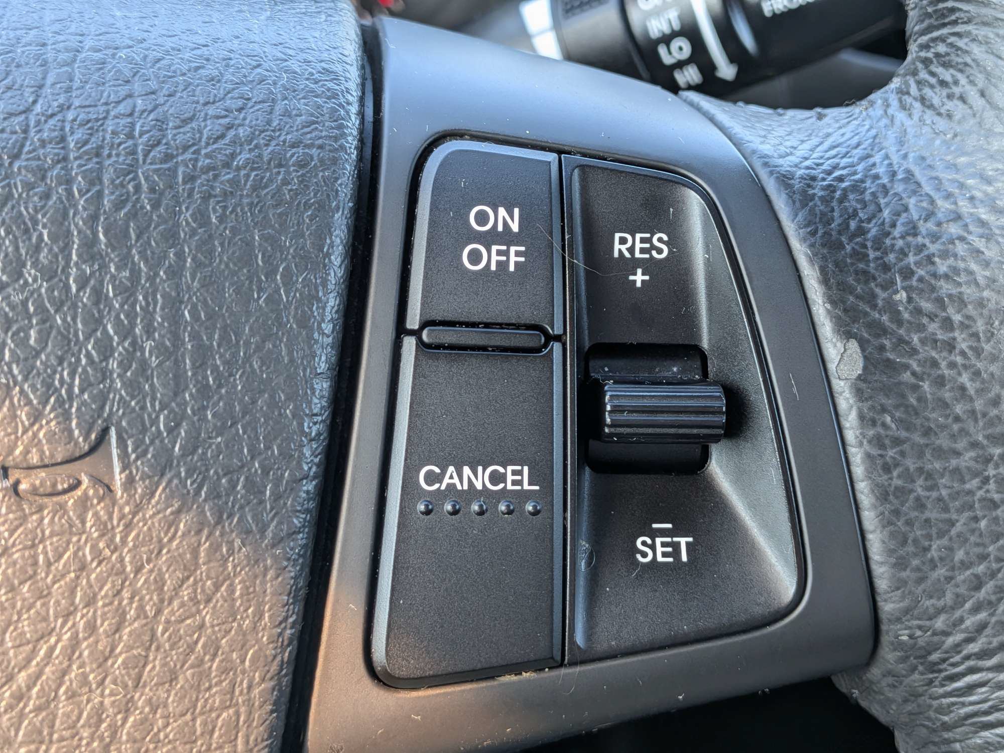 Used 2011 Kia Sorento SX FWD image 31