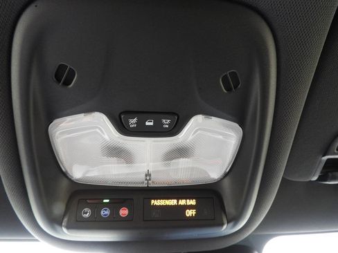 Used 2024 Chevrolet TrailBlazer RS w/ Convenience Package AWD/4WD image 45