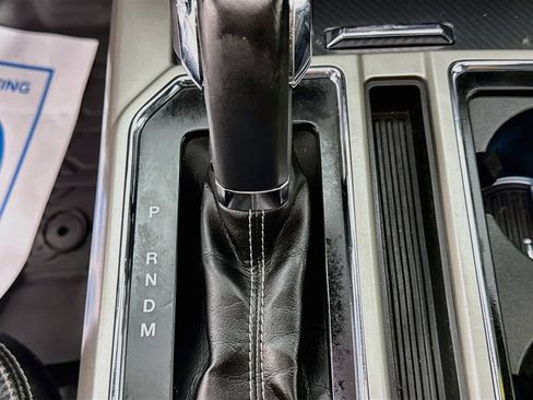 Used 2019 Ford F150 Lariat w/ Equipment Group 502A Luxury AWD/4WD image 22