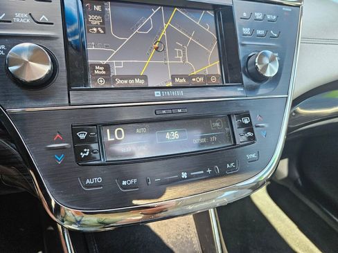 Used 2013 Toyota Avalon Limited image 22