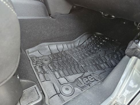 Used 2016 Jeep Wrangler Rubicon w/ Dual Top Group image 22