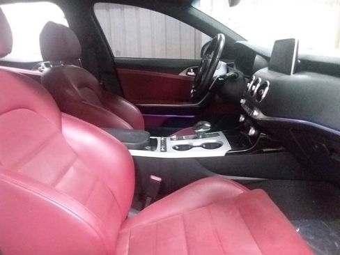 Used 2019 Kia Stinger GT2 image 13