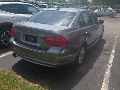 Used 2010 BMW 328i xDrive Sedan AWD/4WD image 4